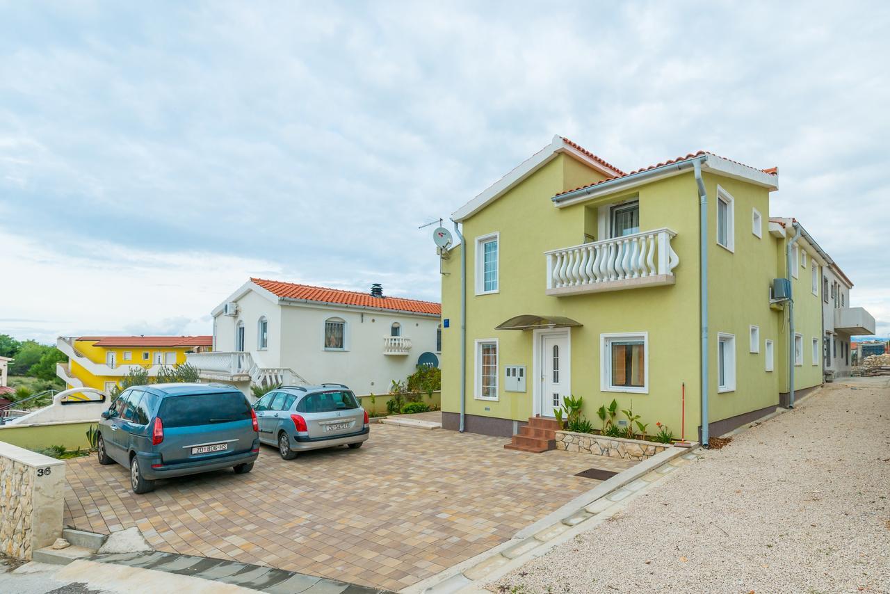 Apartments Mahnet Vir Exterior foto