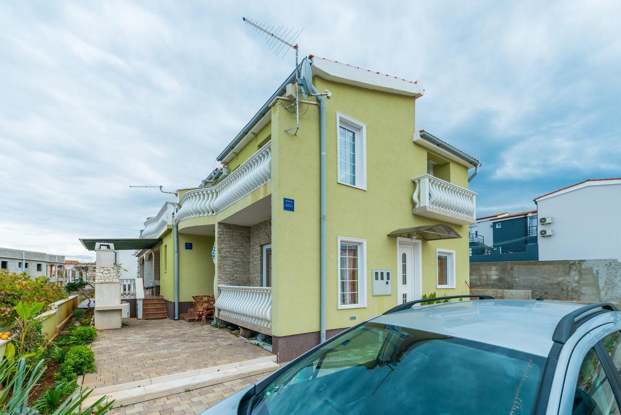 Apartments Mahnet Vir Exterior foto